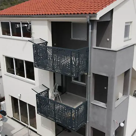 Family Friendly Seaside Krusevo, Novigrad - 23302 * Obrovac