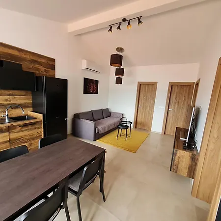 Family Friendly Seaside Krusevo, Novigrad - 23302 شقة أوبروفاتش