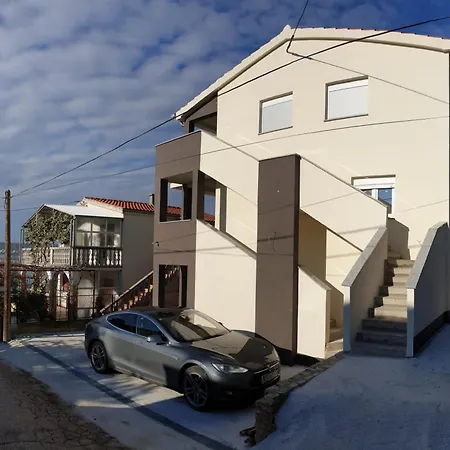 شقة Family Friendly Seaside Krusevo, Novigrad - 23302 أوبروفاتش