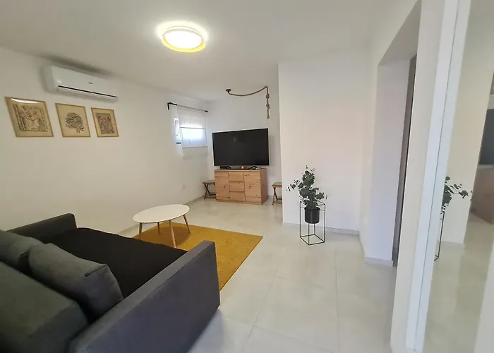 Family Friendly Seaside Krusevo, Novigrad - 23302 אוברובץ