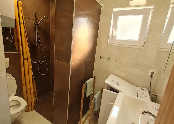Family Friendly Seaside Krusevo, Novigrad - 23302 דירה