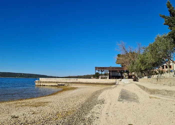 Family Friendly Seaside Krusevo, Novigrad - 23302 דירה *